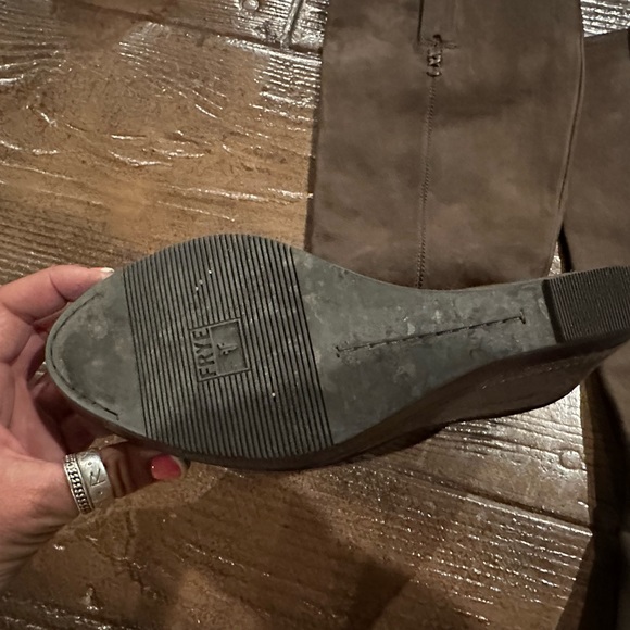 Size 8 Fry heeled boots - Picture 3 of 4